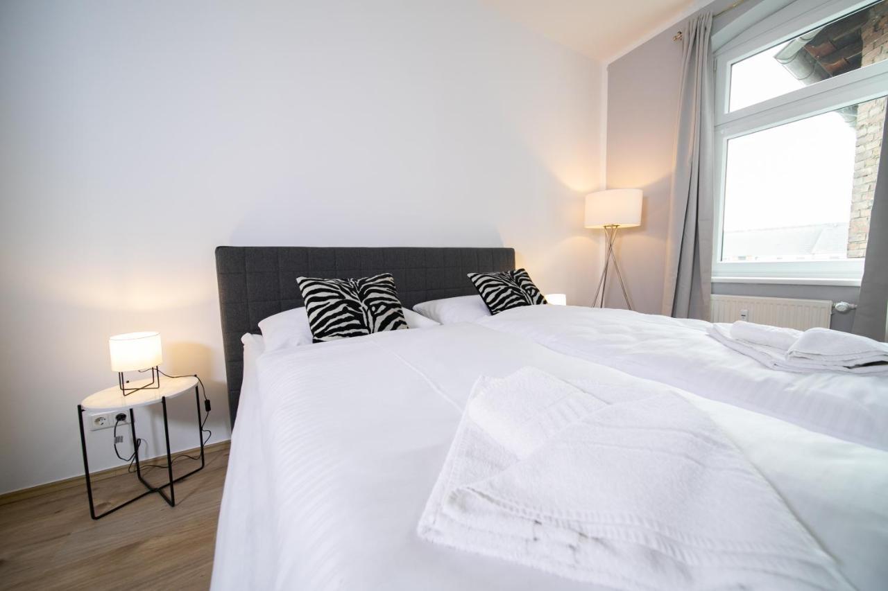 Favorite Stays - Suite And More - Kitchen Neuss Ngoại thất bức ảnh